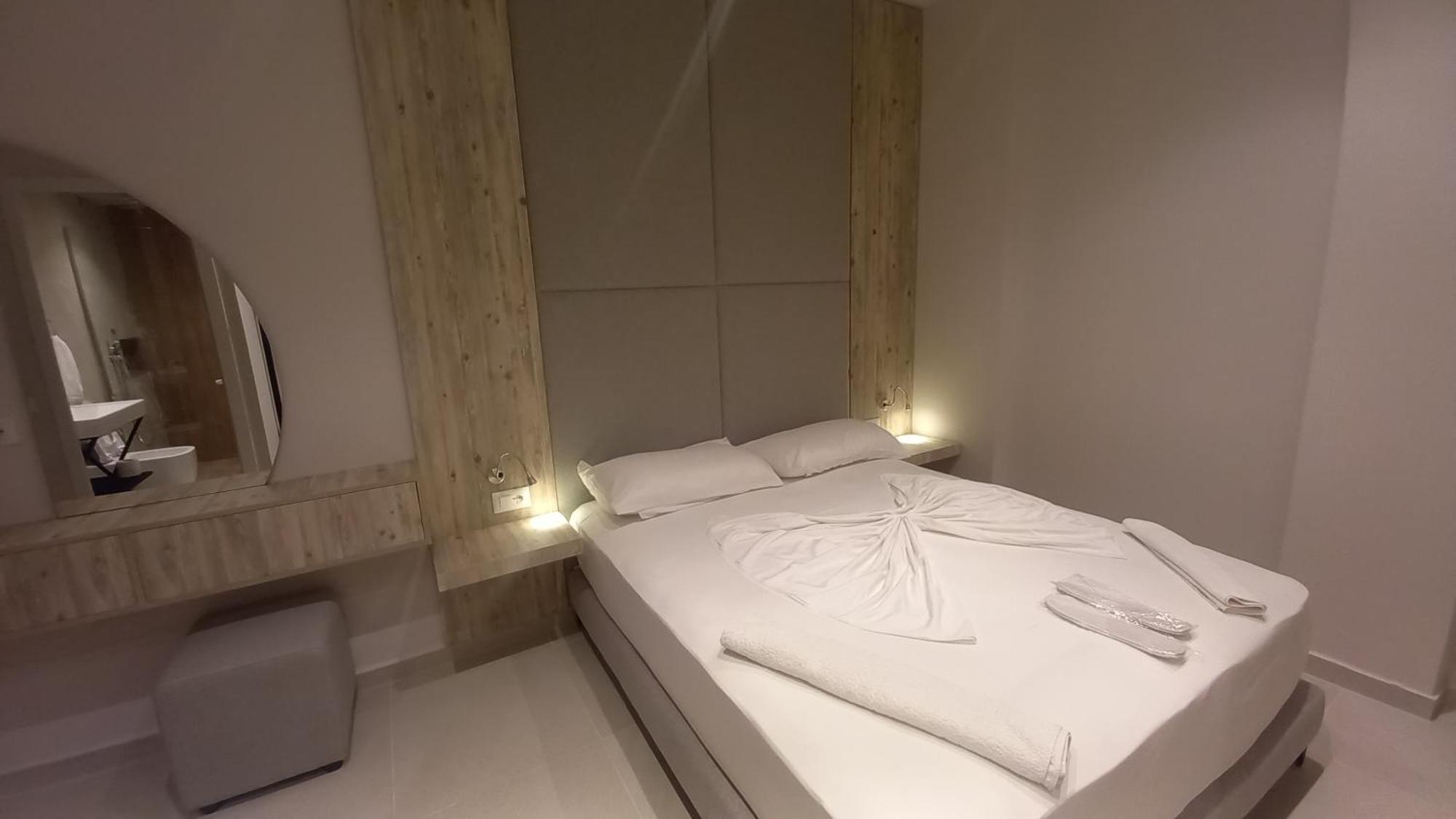 Hotel Aglon Vlorë 외부 사진