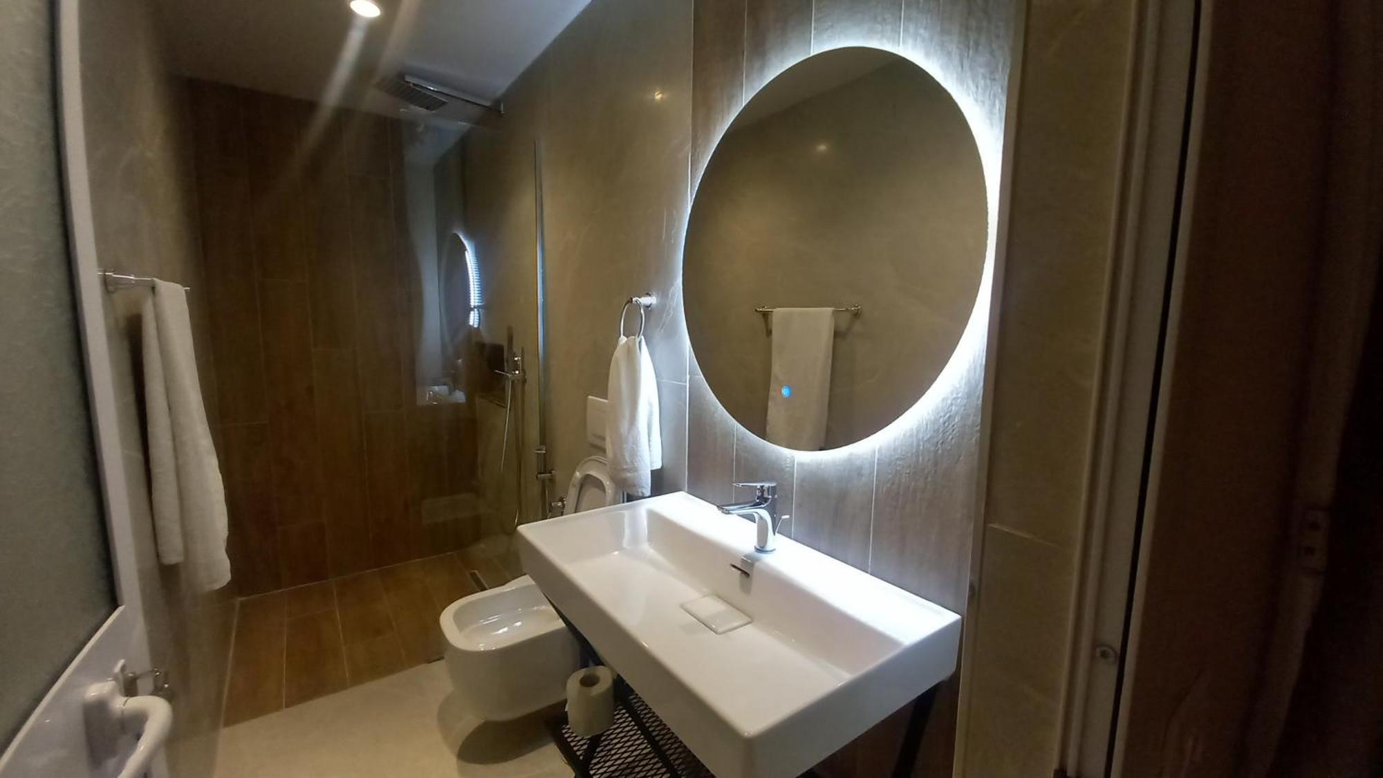 Hotel Aglon Vlorë 외부 사진