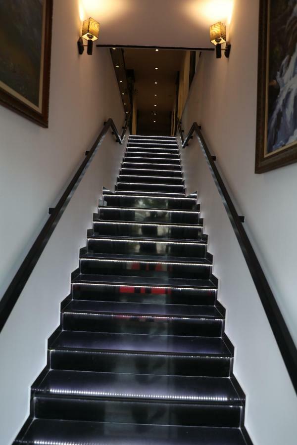 Hotel Aglon Vlorë 외부 사진
