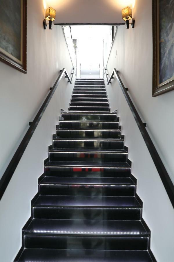 Hotel Aglon Vlorë 외부 사진